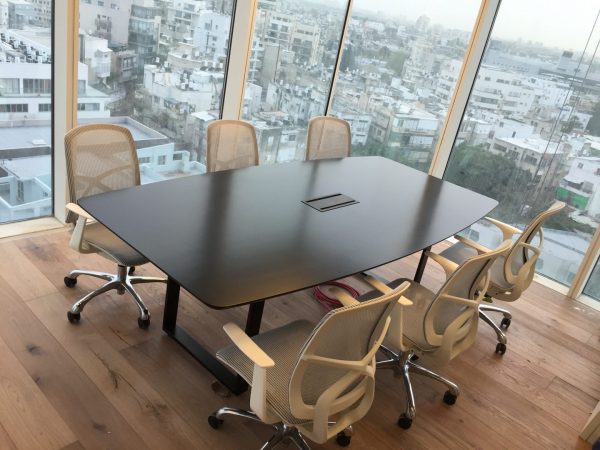 שולחן לחדר ישיבות דגם Q דגם Q - סטטוס ריהוט משרדי